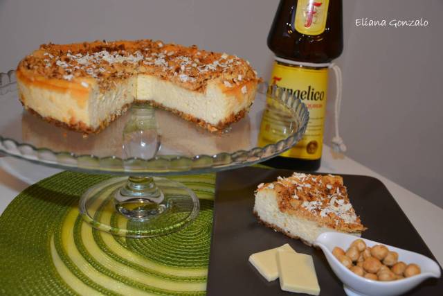 tarta de queso con chocolate blanco y avellanas