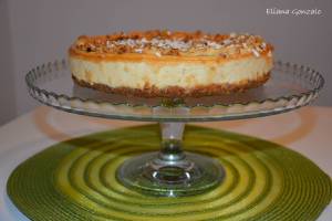 tarta de queso con chocolate blanco y avellanas